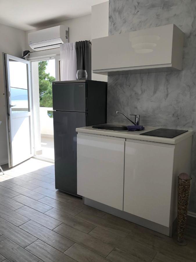 אומיס Apartmani Milka I Jozo מראה חיצוני תמונה