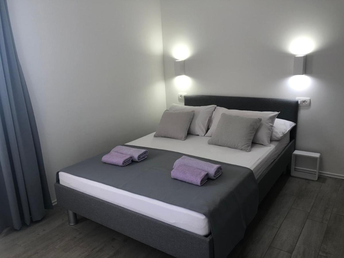 אומיס Apartmani Milka I Jozo מראה חיצוני תמונה