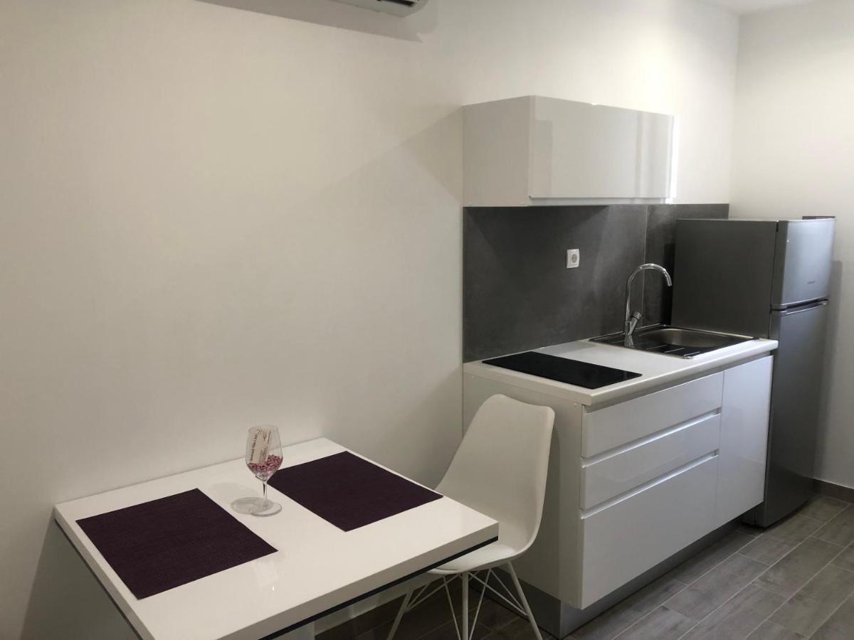 אומיס Apartmani Milka I Jozo מראה חיצוני תמונה